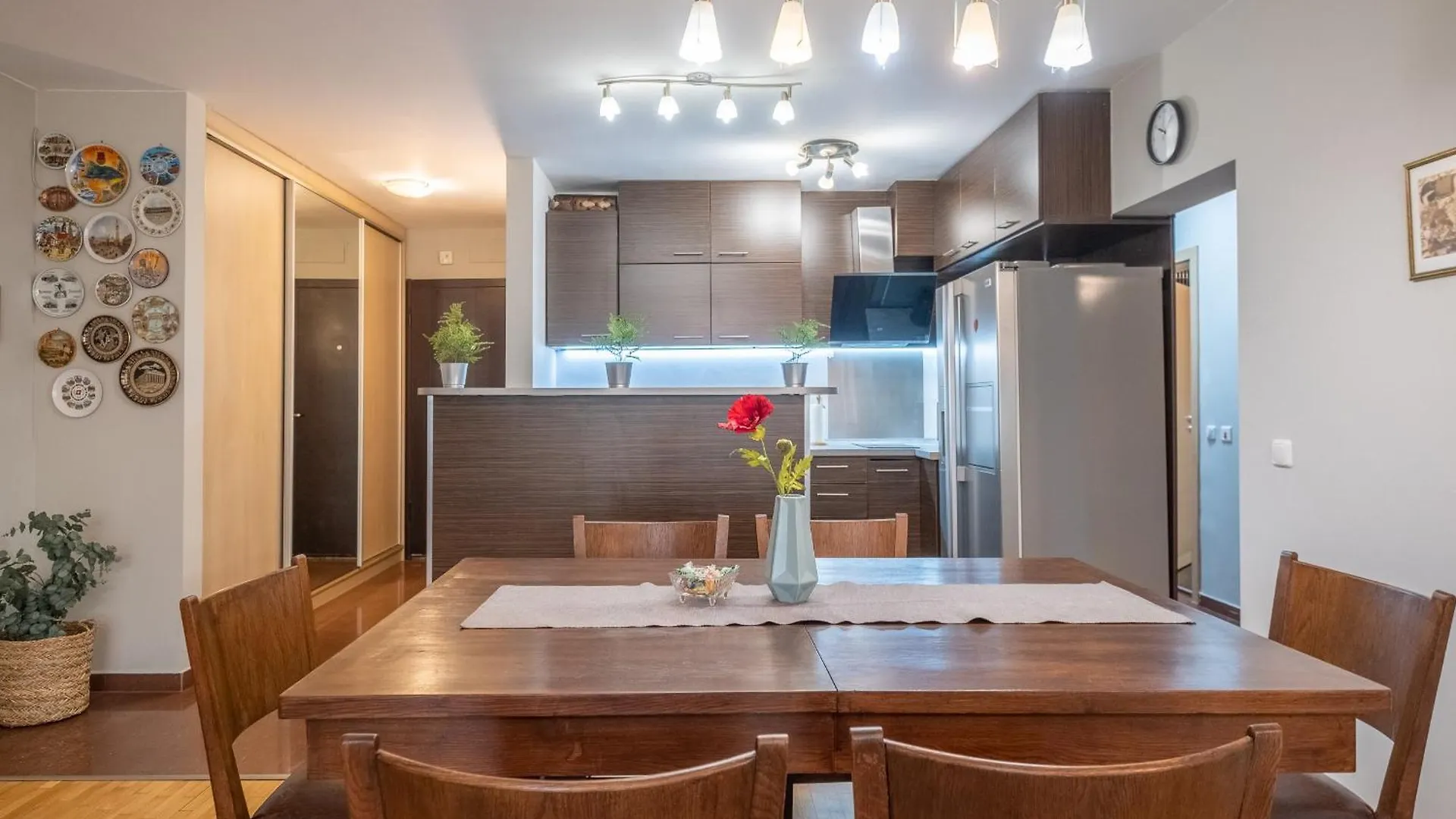 Serdica Top Center - 3 Berdoom Cosy Apartment Sofia