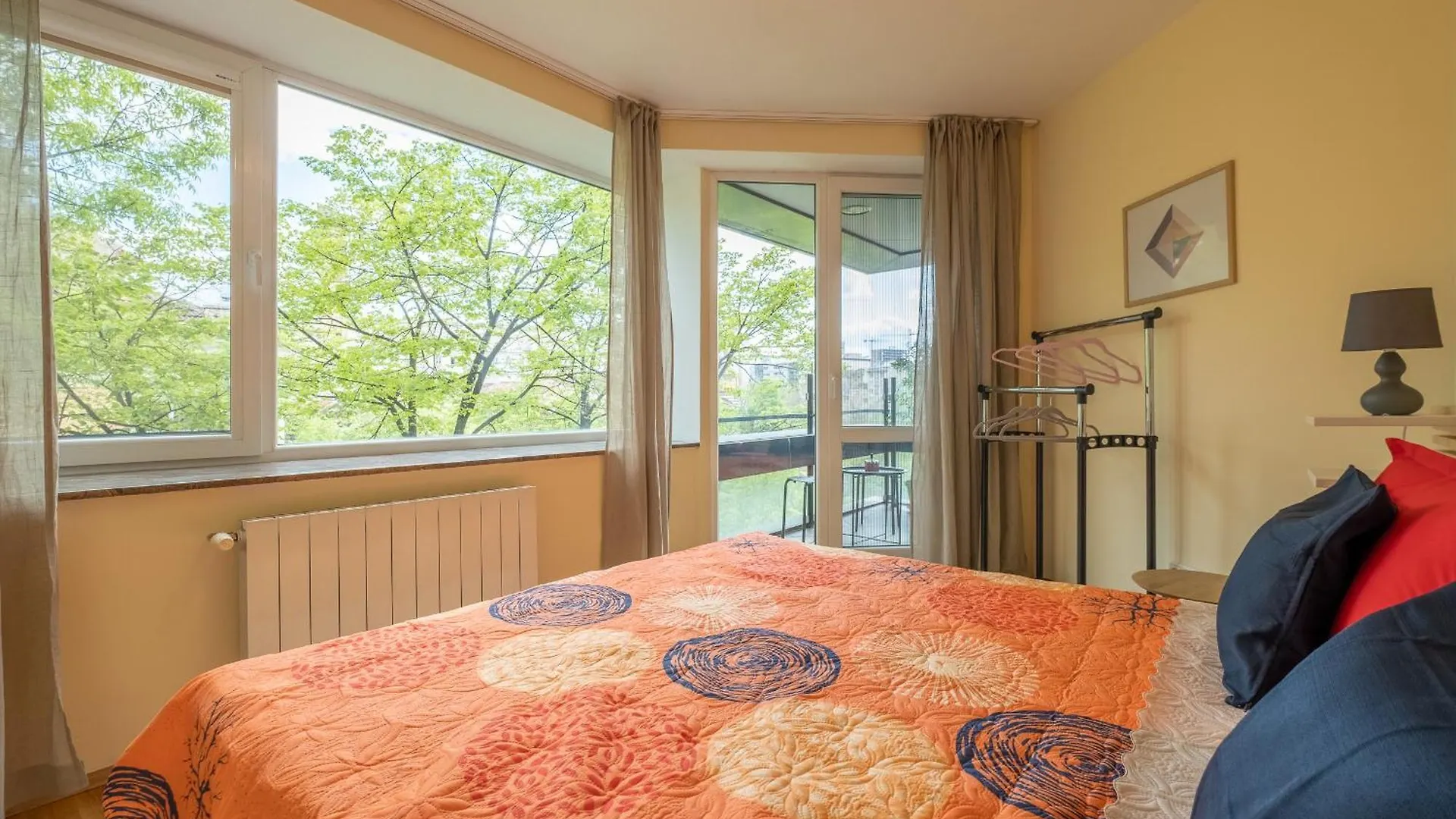 Serdica Top Center - 3 Berdoom Cosy Apartment Sofia