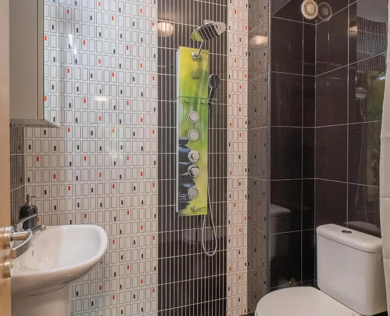 Serdica Top Center - 3 Berdoom Cosy Apartment Sofia 0*,