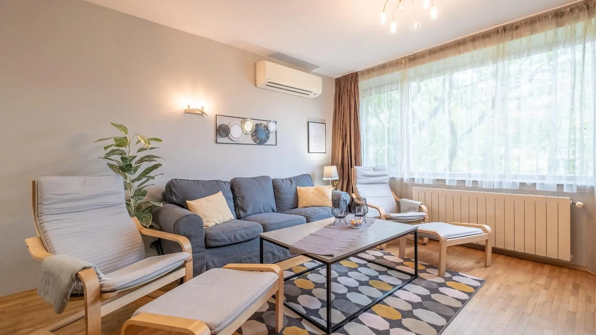 Serdica Top Center - 3 Berdoom Cosy Apartment Sofia