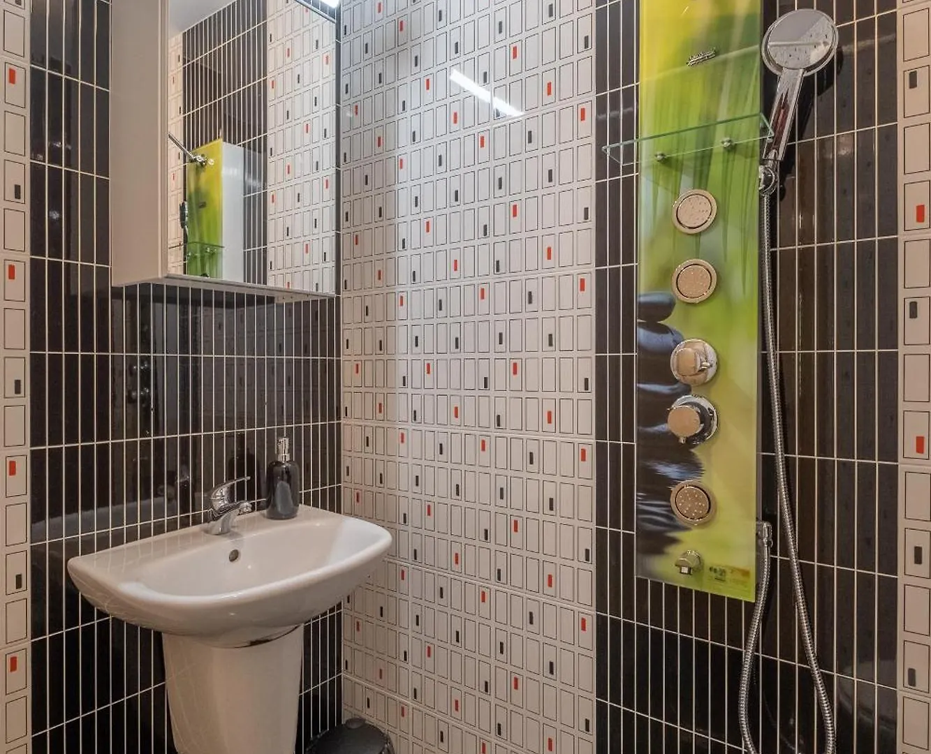 Serdica Top Center - 3 Berdoom Cosy Apartment Sofia