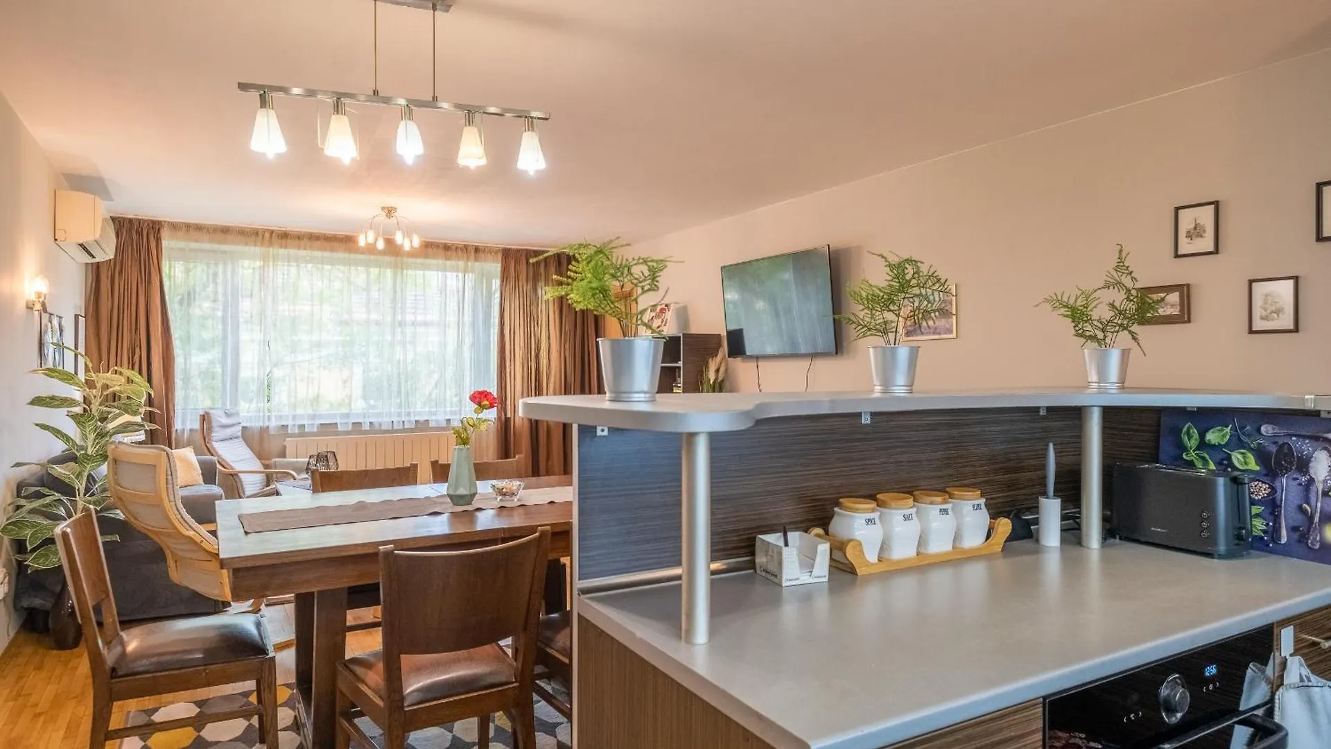 Serdica Top Center - 3 Berdoom Cosy Apartment Sofia Bulgaria