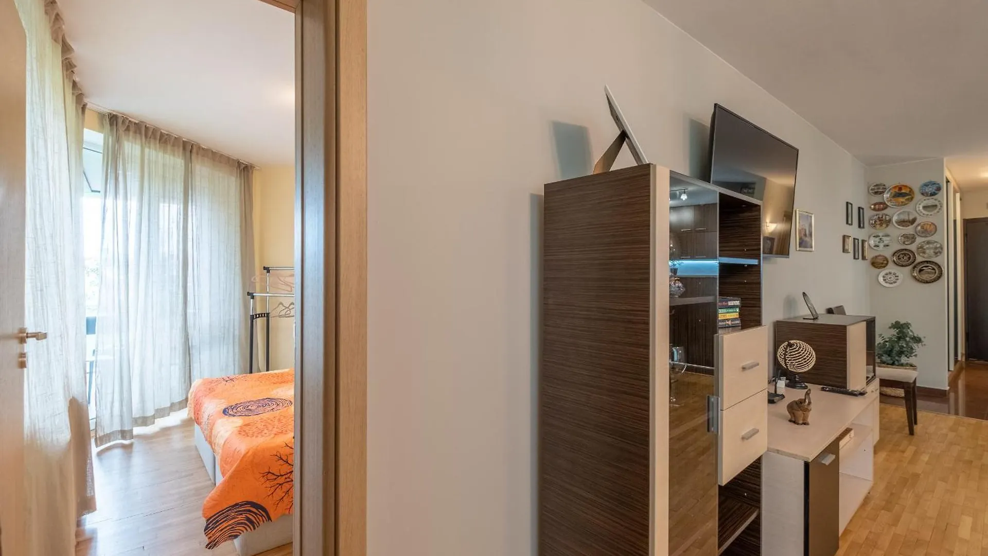 Serdica Top Center - 3 Berdoom Cosy Apartment Sofia 0*,
